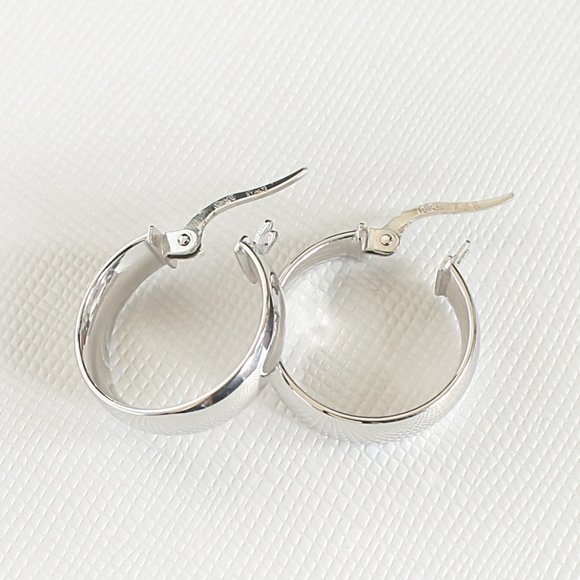 Real Solid 10K White Gold Thick Hoop Earrings Hypo Allergenic 19mm Stamped 10K - Picture 4 of 5